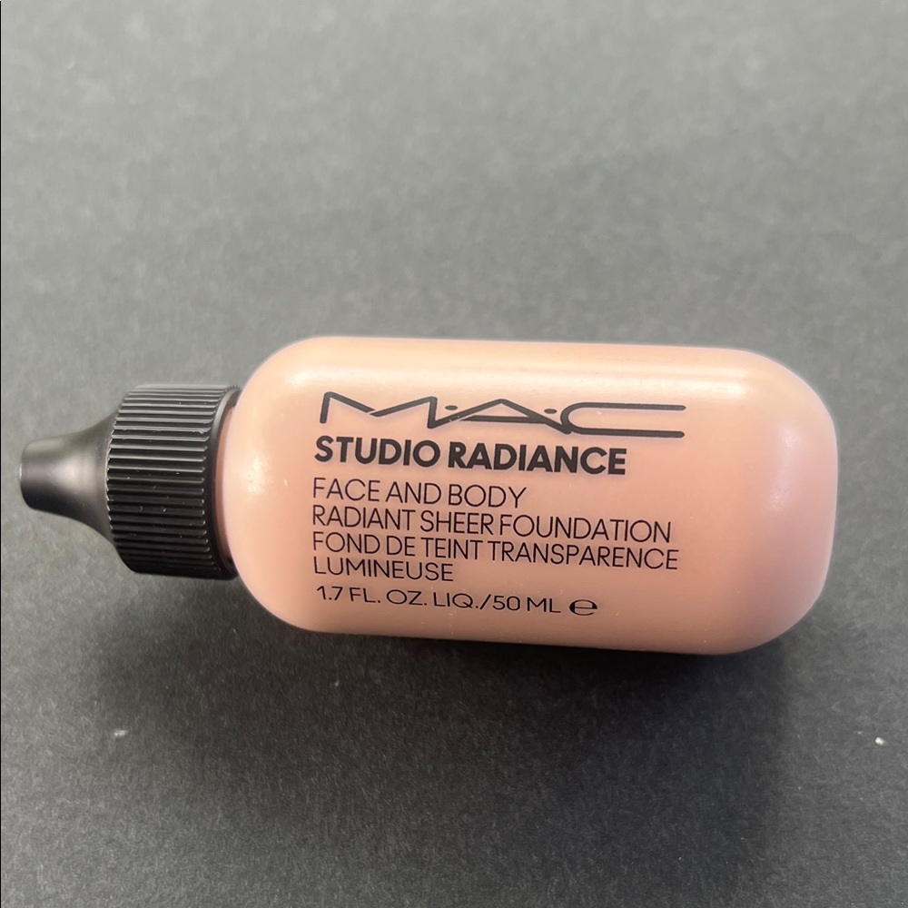 MAC Studio Radiance Face & Body Radiant Sheer Foundation - W2-A71